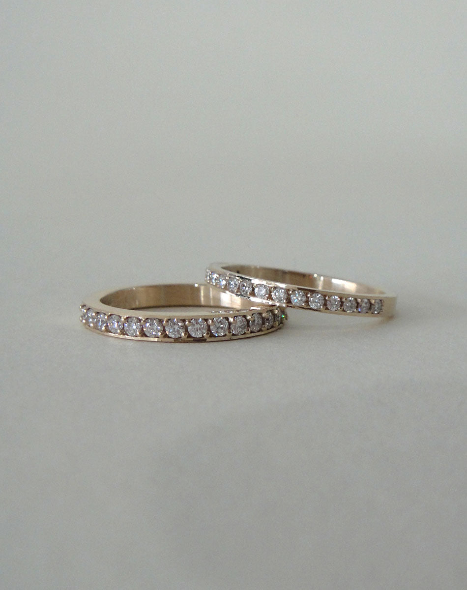 Glowing Eternity Band | 18ct Yellow Gold